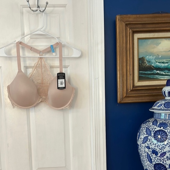 NWT Women’s Maidenform Racerback Smoothing Champagne Colored Lace Bra Size 38C - Picture 1 of 7